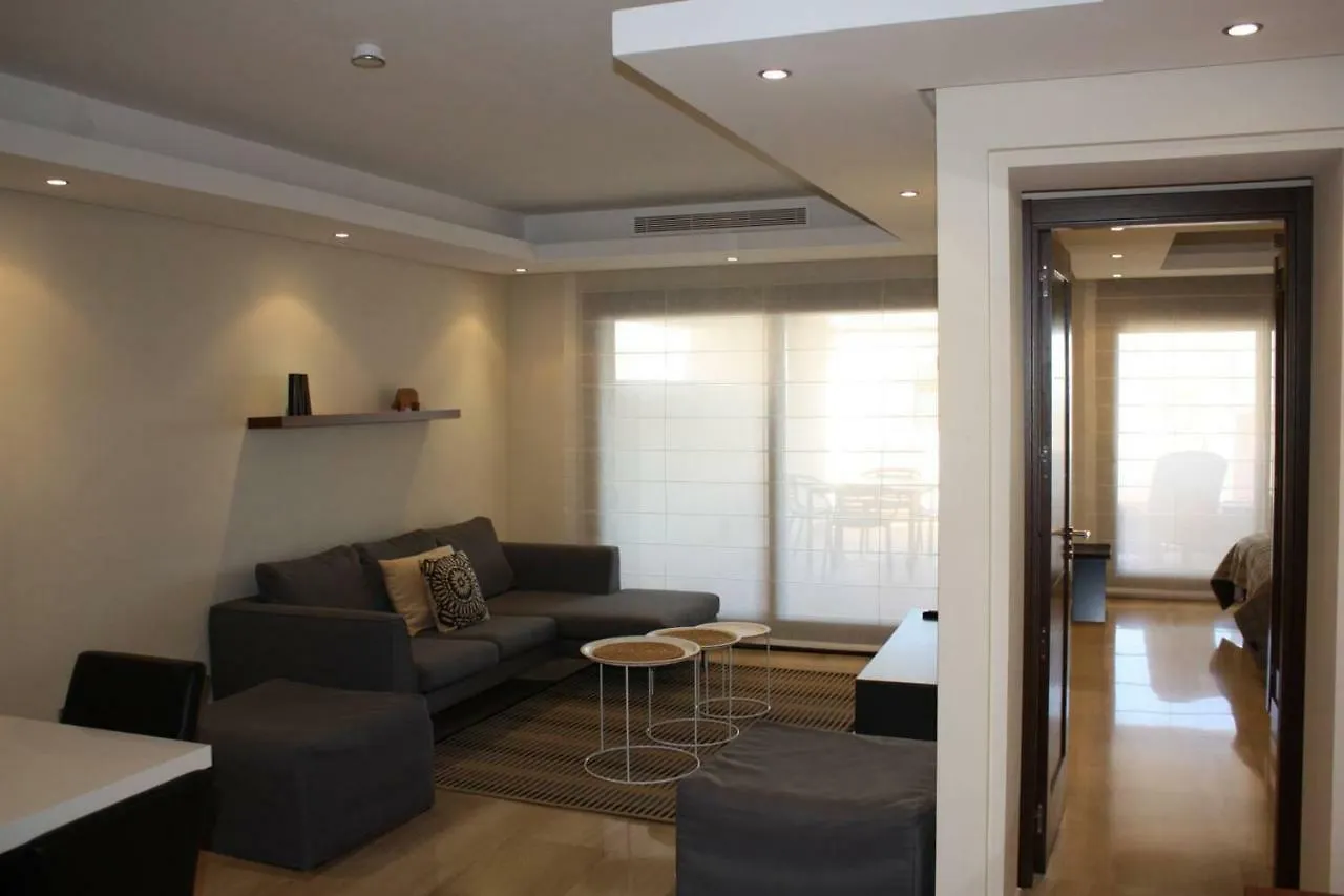 107 - Two-Bedroom Beach Apartment إِستيبونا