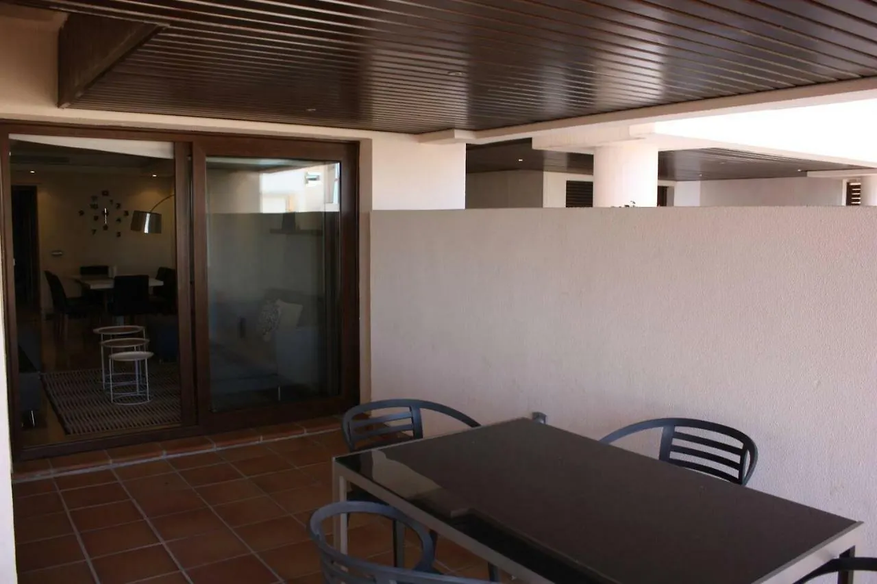 107 - Two-Bedroom Beach Apartment إِستيبونا إسبانيا